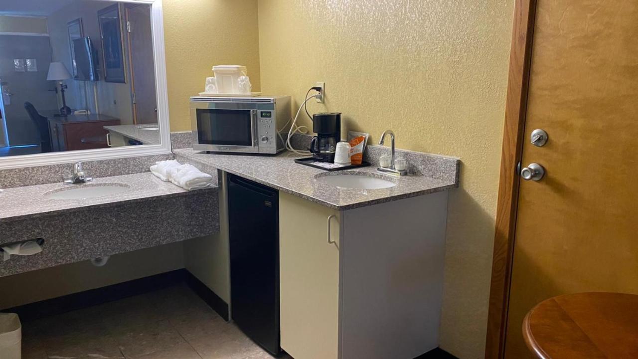 Ramada By Wyndham Rome - Verona Eksteriør bilde