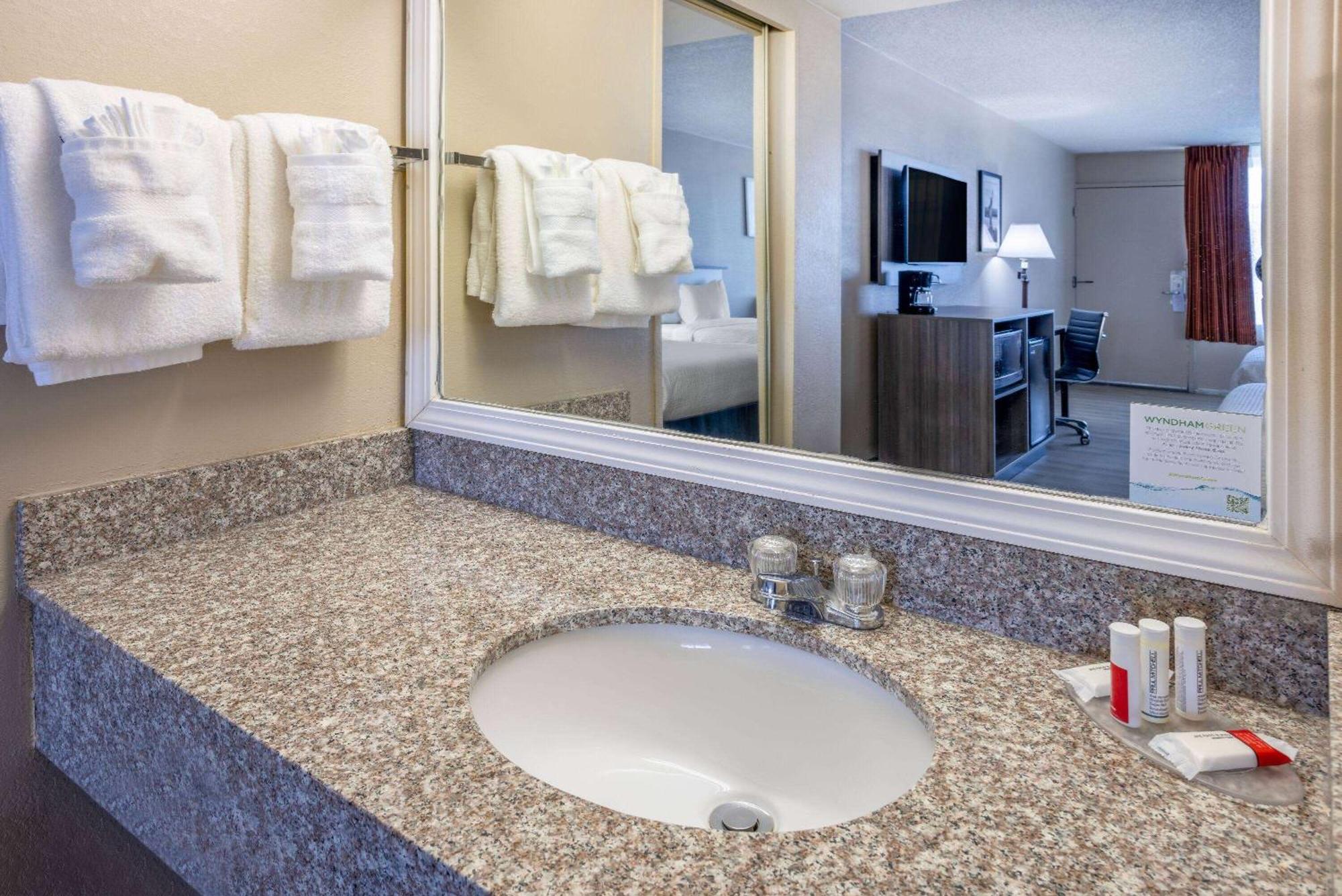 Ramada By Wyndham Rome - Verona Eksteriør bilde