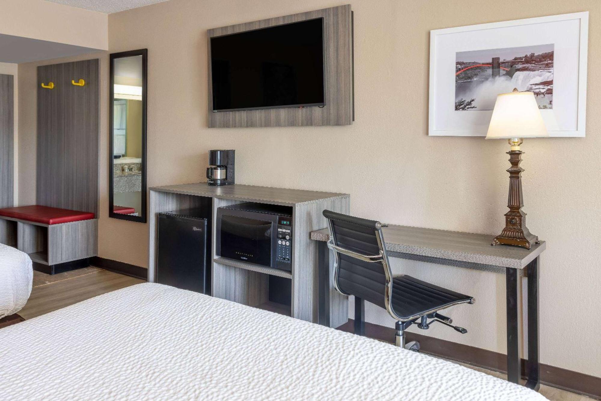 Ramada By Wyndham Rome - Verona Eksteriør bilde