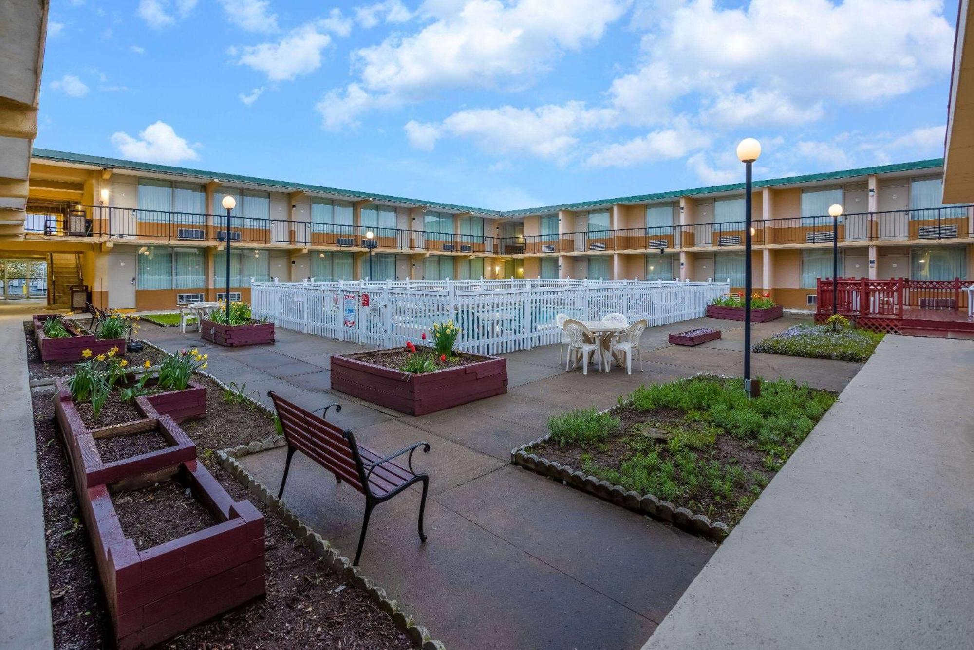 Ramada By Wyndham Rome - Verona Eksteriør bilde