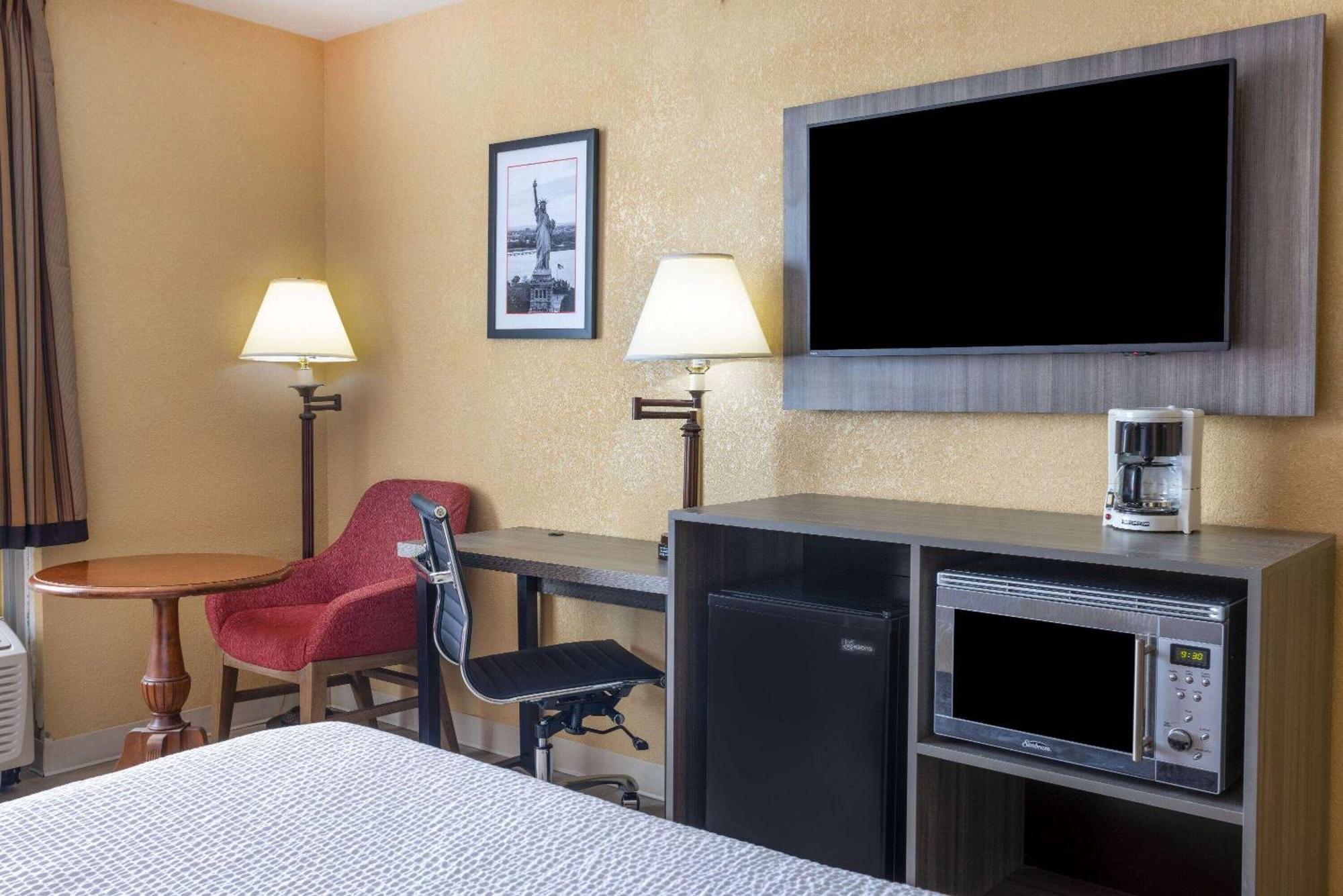 Ramada By Wyndham Rome - Verona Eksteriør bilde